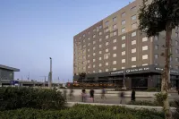 Wyndham Grand Costa Del Sol Lima Airport فنادق في 
