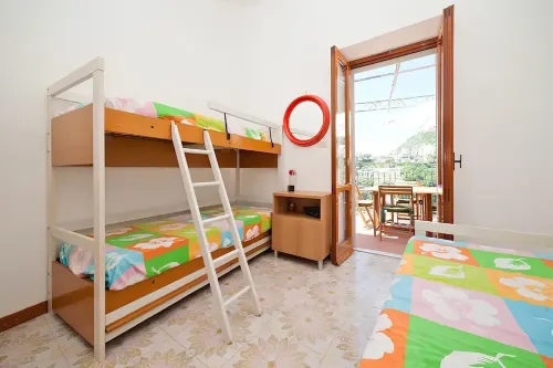 Cozy apartment with breathtaking views in Positano. CIN IT065100C2D8D7L43H