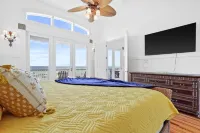 Luxury Beach Front Home - Beautiful Views