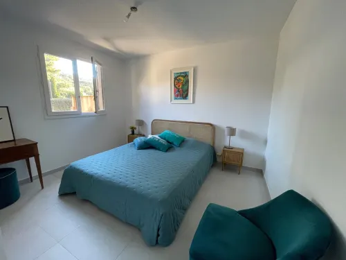 Contemporary apartment with sea view and swimming pool