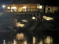 Dockside Cabin- waterfront, kayaking, fishing, swimming