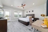 Sunkissed Starfish: Heated Pool & Spa, Beach Access