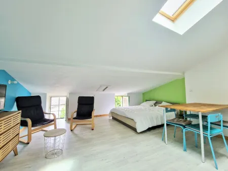 Studio Hyper-centre Dans un Immeuble Classé Отели в г. Перигё