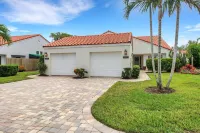 Beautiful, Remodeled Villa Within Walking Distance to Vanderbilt Beach!!