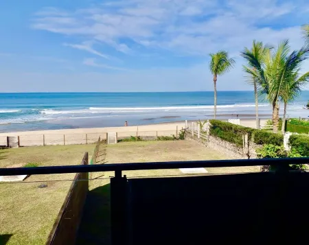 House facing the sea in Maresias