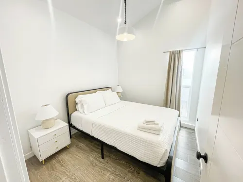 Sunny 1BR with Spacious Outdoor Lounge - SH4 Hotels in Ladera Heights