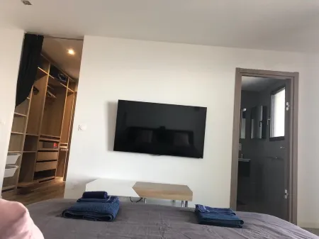 •\tElegant villa with pool, between lake and mountains - Évian-les-Bains.