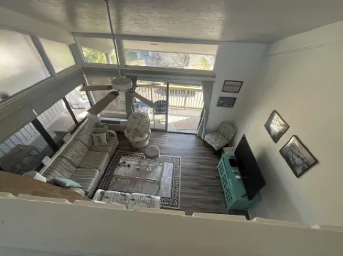 Cozy Condo 323-bedroom condo with WiFi, AC in charming Cedar Key