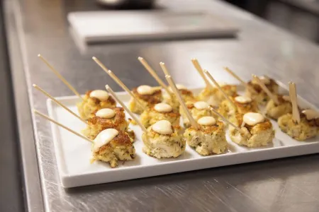 The Beau Hotel Downtown San Diego Gaslamp Quarter Отели рядом с достопримечательностью «REV»