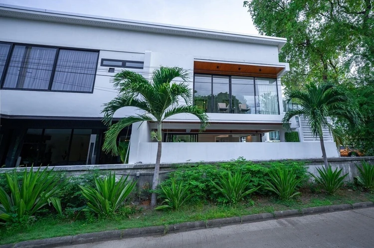 รูปภาพของBrand new villa