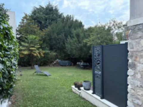 A HAVEN OF PEACE ON THE OUTSKIRTS OF PARIS クラマールのホテル