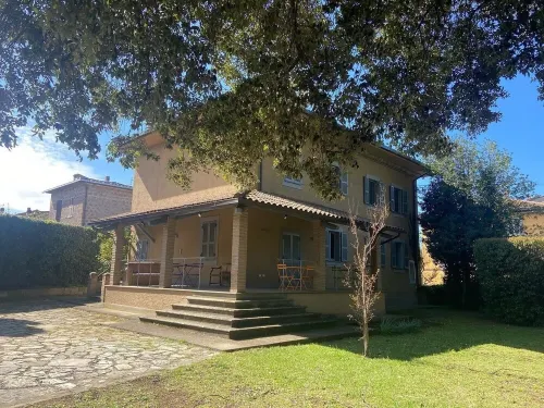 Luxury villa - 10 minutes from Lake Vico and 15 km from the spa of Viterbo Hotels in Vetralla