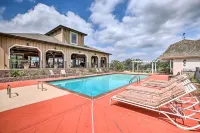 Lake Allatoona Area Studio w/ Pool and Views! - balcony