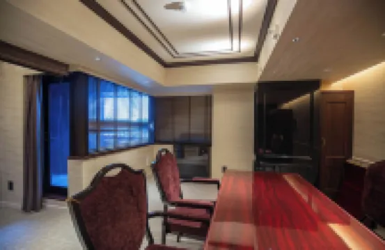 ロイズ博多 LLOYD's HAKATA