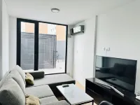 Excellent apartment with patio, Independence Park