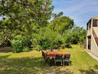 Rez de Jardin D'une Ancienne Maison de Vigneron Provençal