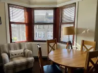 Modern Home in Central Dundee. Free Parking