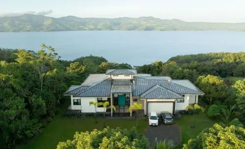 Ave Paraiso - Quiet lake house with epic view