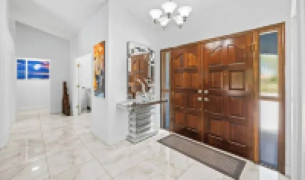 Cozy home with heated pool in Brooksville, FL Hotels in Spring Hill