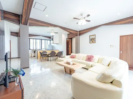 Resort In Ao no Dokutsu Отели рядом с достопримечательностью «Йонехара- Бич»