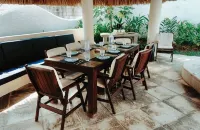 Tropical Exclusive Getaway ! Full  A-C Pool Jacuzzy Private Beach Relax & Unwind