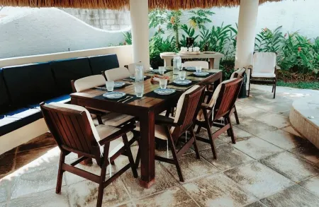 Tropical Exclusive Getaway ! Full  A-C Pool Jacuzzy Private Beach Relax & Unwind