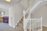 Spacious 5BRM Townhouse – Ideal for Contractors, Corporate Stays & Family Visits