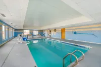 Comfort Inn & Suites Madison East - Monona - Hot Tub
