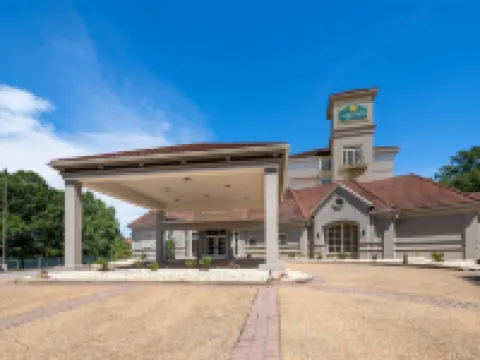 La Quinta Inn & Suites by Wyndham Raleigh Cary ケーリーのホテル