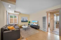 Newly remodeled 2 bedroom house fast wifi in Imperial Beach Hotels in Imperial Beach