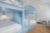 Block Island Bunk House - balcony