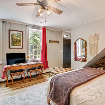 Charming Getaway < 1 Mi to Downtown Lambertville!