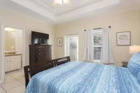 Dom's Beach Retreat Hotels near South Padre Island Birding And Nature Center