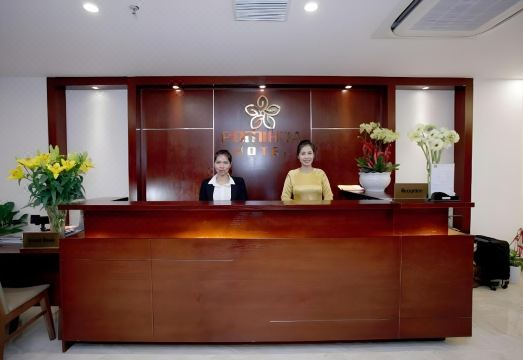 엠버시 호텔 하노이 로비