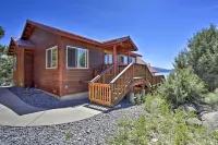 Scenic Susanville Cabin w/ Deck on Eagle Lake - parking