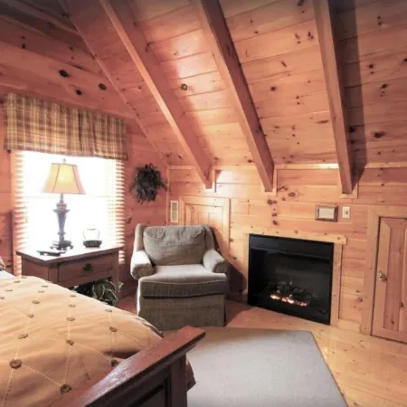 GORGEOUS VIEWS of the SMOKIES ~ Centrally Located ~ Wifi ~ DreamBeds ~ Keurig