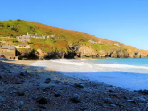 A Thatched Cottage in St Agnes very near the beach, garden, parking for 2 cars. Hotels in Saint Agnes