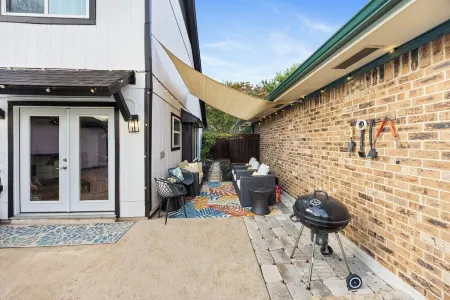 Luxury Home w Pool, Chef's Kitchen, Poker Room & Massage Chairs