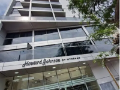 Howard Johnson by Wyndham Lima Miraflores Art House Hotels near Love Park