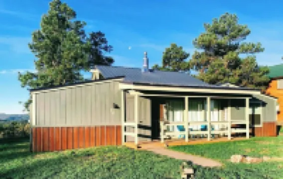 BEAUTIFUL Rustic/Modern Remodel - IDEAL Location!!