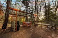 Forest Cottage Large Group Retreat 27 beds Sleeps 45