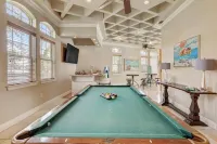 Private heated pool, Luxury Mediterranean Mansion sleeps 16