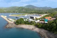 Flamingo Marina Private Beachfront Escape
