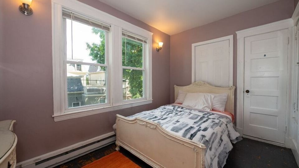 1 Bedroom Studio and 1 Full Bathroom-Close to Beach, Encore and TD Garden Arena.