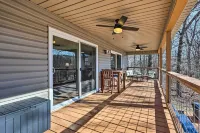 Cozy Beaver Lake Cabin w/ Waterfront View & Kayaks - 3-Star