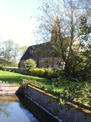 Hotel les Aubépines Hotels near St James's Church, Illiers-Combray