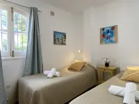 Apartment in Nerja with Sea Views & Pool - شقق