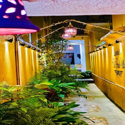The French Villa Hotel berhampiran Tugu Peringatan Perang Perancis