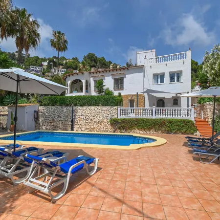 Elegant Villa with Pool