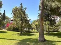 Villa in Nerja with Pool & Beach Nearby - فلل